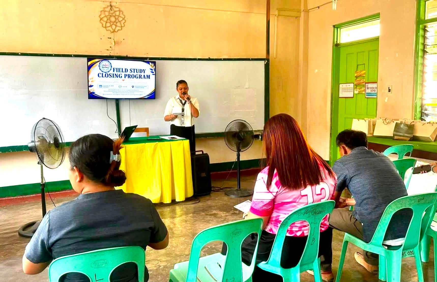 CMC Field Study Students Complete School-Based Immersion at Alamada High School — photo 4